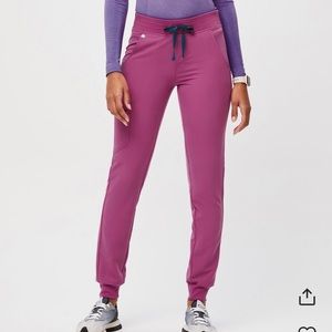 Figs Bright Fuchsia Small Petite